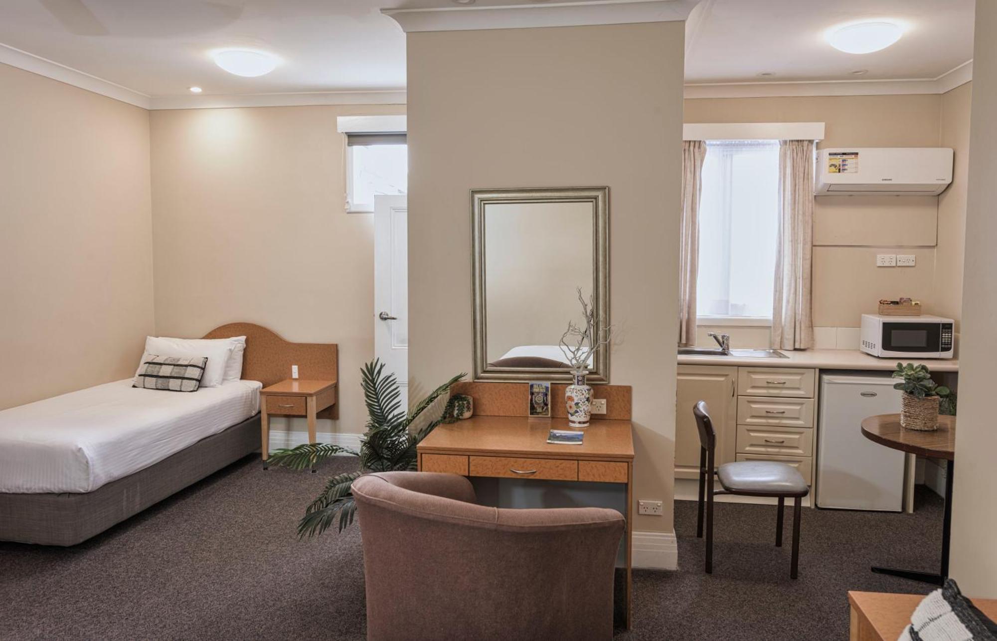 Blue Mountains Heritage Motel Катумба Экстерьер фото